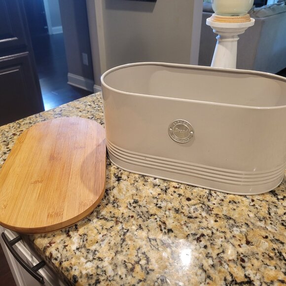 Metal Bread Box - Picture 4 of 7